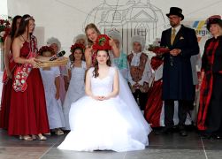 Dornburg Krohnt Neue Rosenkoenigin 27